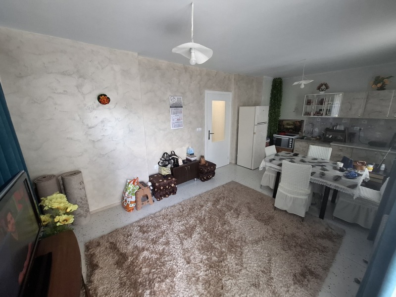 Te huur  1 slaapkamer Plovdiv , Juzjen , 75 m² | 64579257