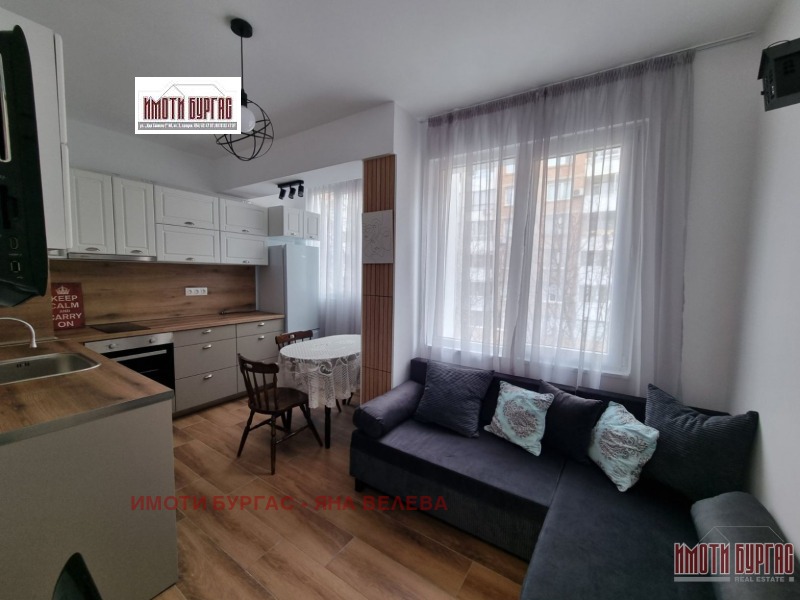 Дава под наем 3-СТАЕН, гр. Бургас, Център