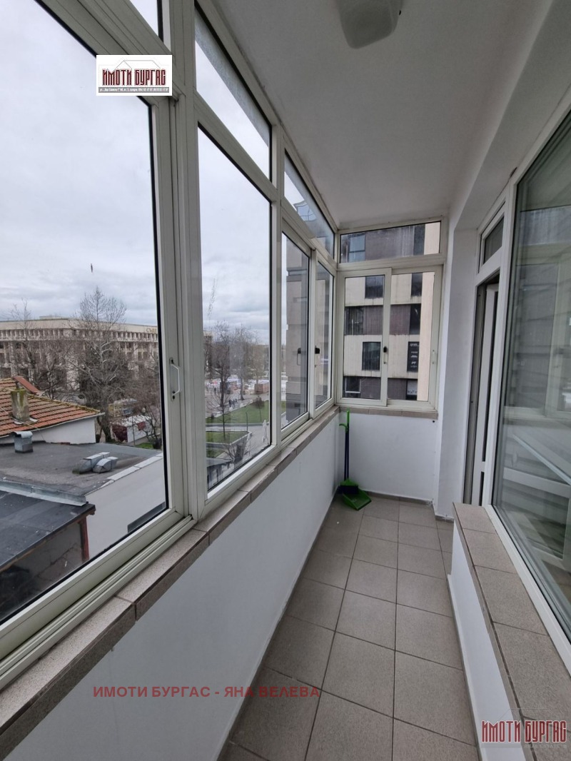 Дава под наем 3-СТАЕН, гр. Бургас, Център, снимка 6 - Апартаменти - 53321867