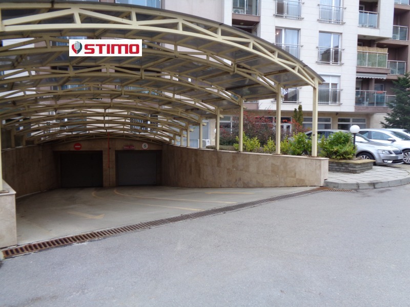 Дава под наем ГАРАЖ, ПАРКОМЯСТО, гр. София, Лагера