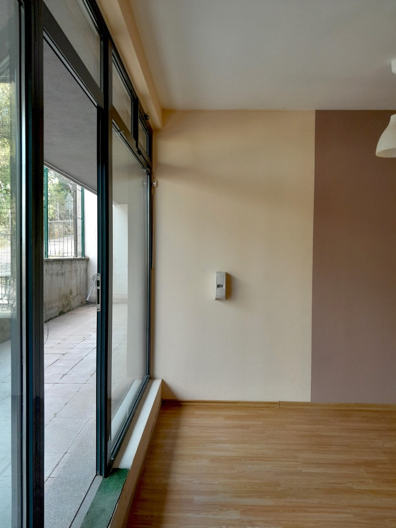 Te huur  Winkel Sofia , v.z.Kinotsentara 3 tsjast , 48 m² | 73398300 - afbeelding [3]