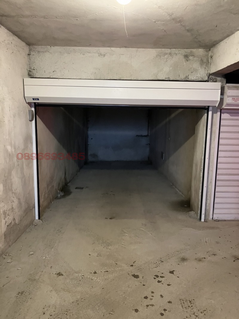 Издаје се  Гараге Софија , Овча купел , 18 м2 | 35659820