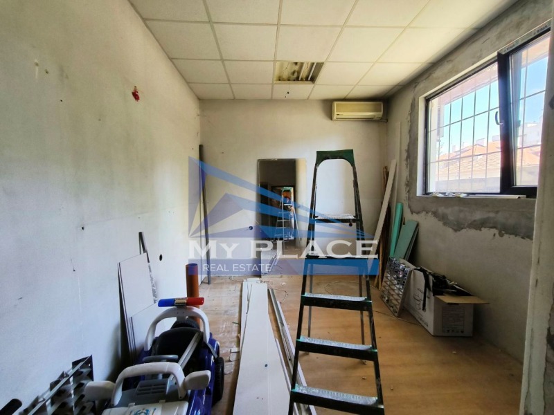 Дава под наем  Офис град Шумен , Център , 15 кв.м | 24163501