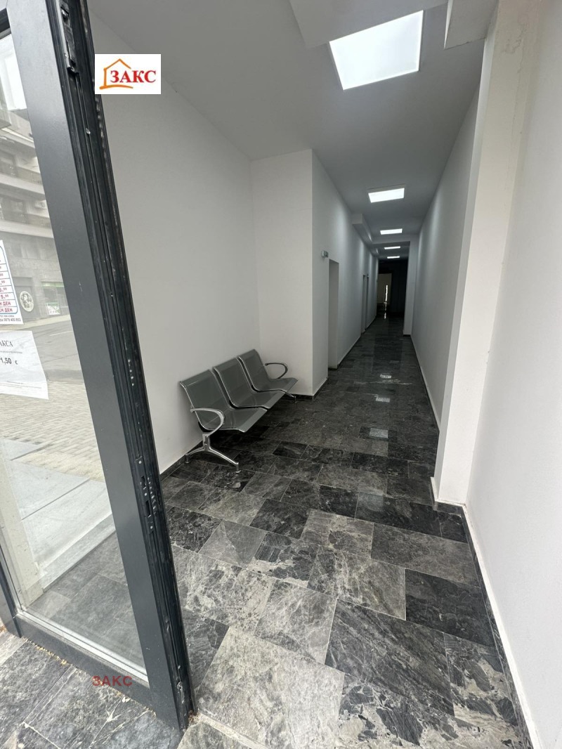 Дава под Наем ОФИС в град Кърджали, Възрожденци - 38 кв.м / 260 € » 508.52 лв., ЗАКС