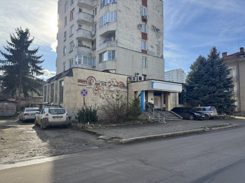 Дава под Наем МАГАЗИН в област Габрово, гр. Севлиево - 261 кв.м / 1 300 € » 2 542.58 лв., СДЕЛКА