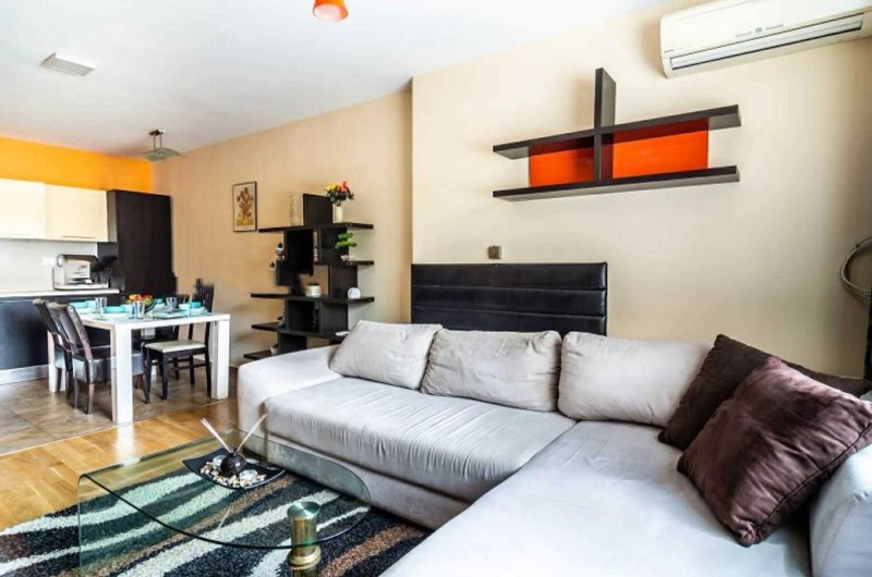 Para alugar  1 quarto Sofia , Strelbichtche , 70 m² | 87765604