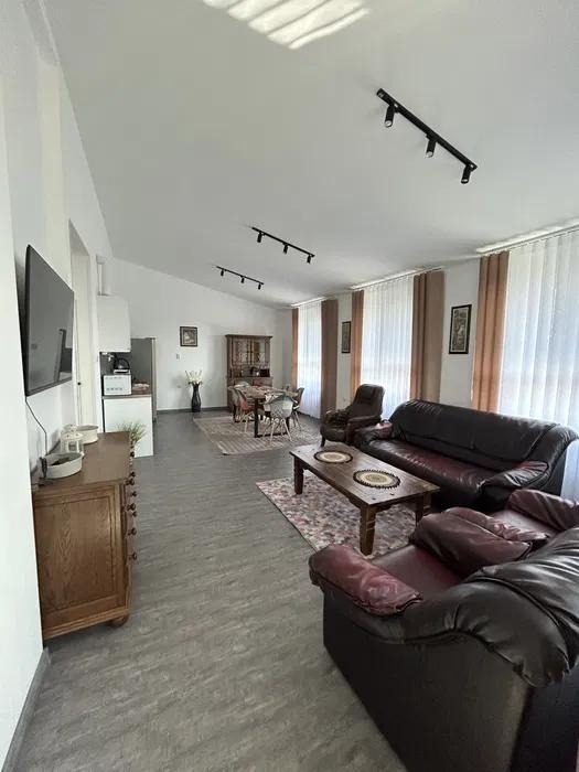 A louer  3 chambres Varna , Tsentar , 100 m² | 81222236
