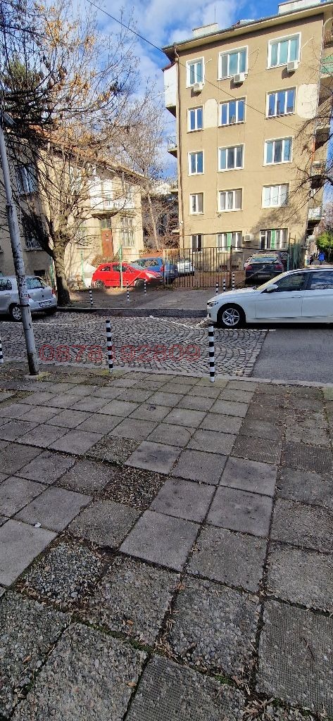 Дава под наем ГАРАЖ, ПАРКОМЯСТО, гр. София, Център, снимка 2 - Гаражи и паркоместа - 56112018