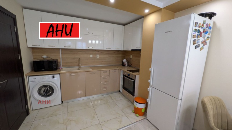 Издаје се  1 спаваћа соба Пловдив , Младежки Халм , 90 м2 | 97967810