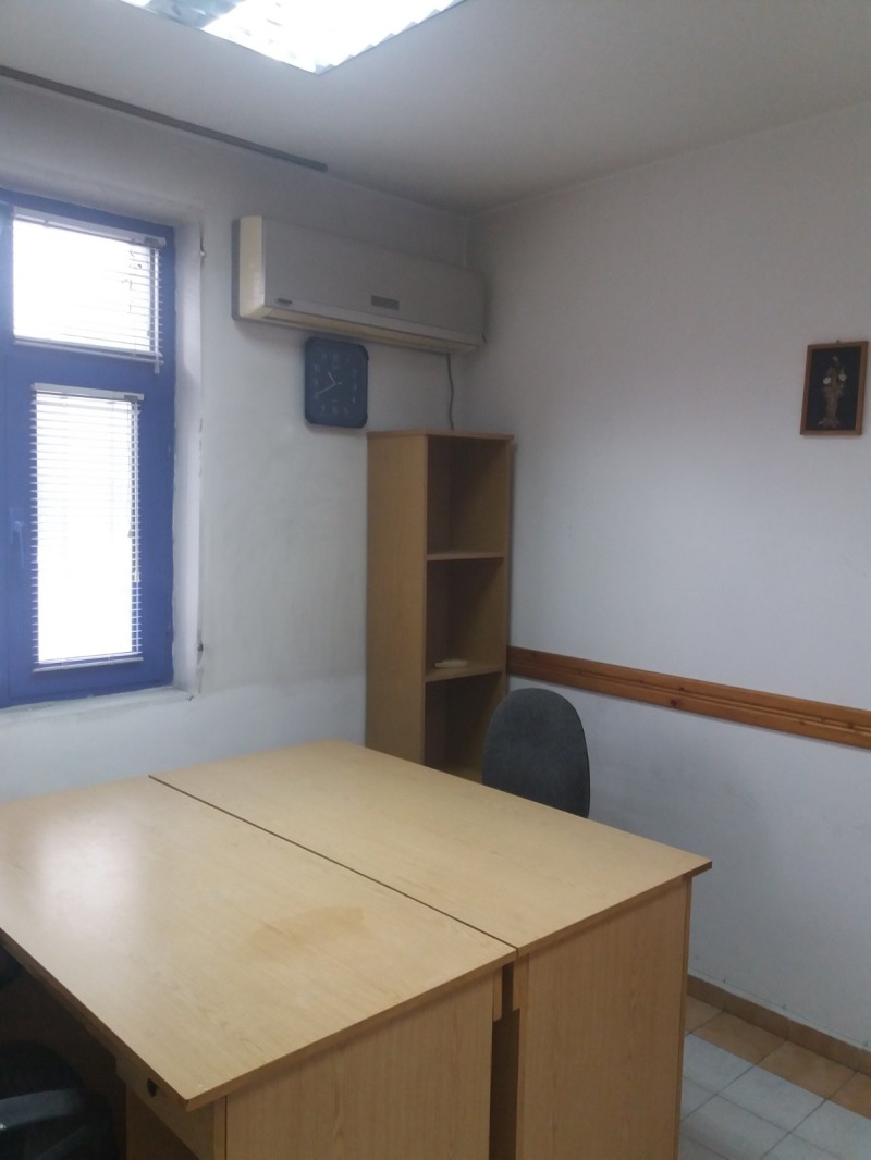 A louer  Bureau Bourgas , Tsentar , 25 m² | 45988237 - image [4]