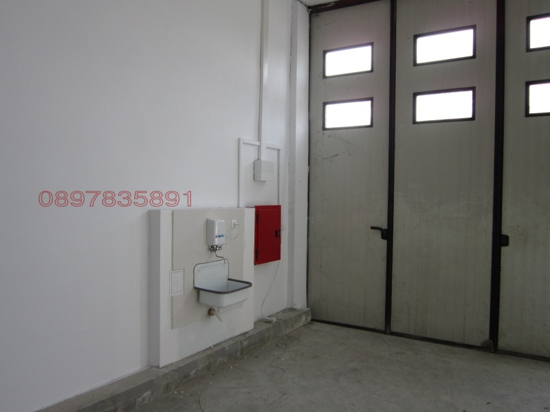 Дава под наем СКЛАД, с. Изворско, област Варна, снимка 2 - Складове - 53454091