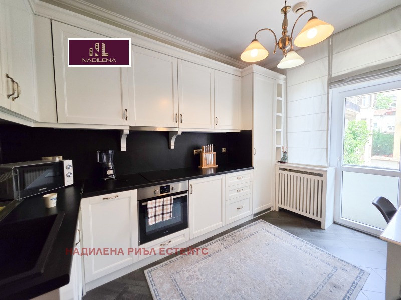 K pronájmu  3 ložnice Sofia , Centar , 130 m2 | 73643411 - obraz [13]