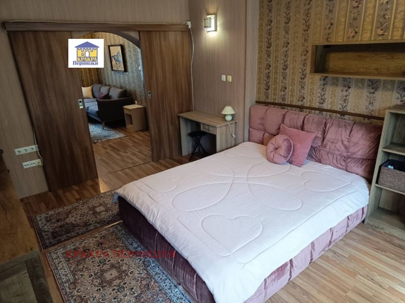 Дава под наем ЕТАЖ ОТ КЪЩА, с. Рударци, област Перник, снимка 3 - Етаж от къща - 52599657