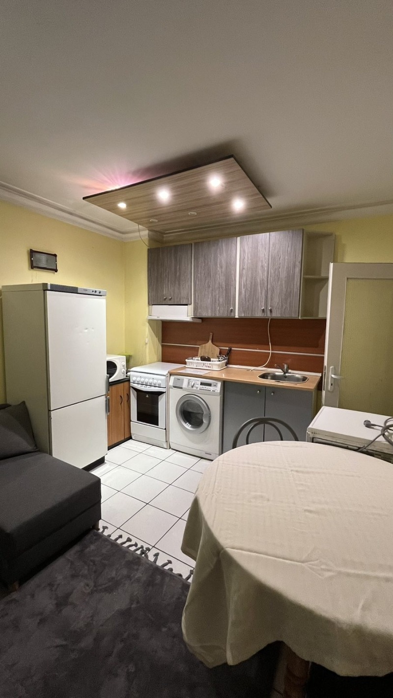 Дава под нем  3-стаен, град София, Дружба 1 •  550 EUR • ID 46655798 — holmes.bg - [1] 