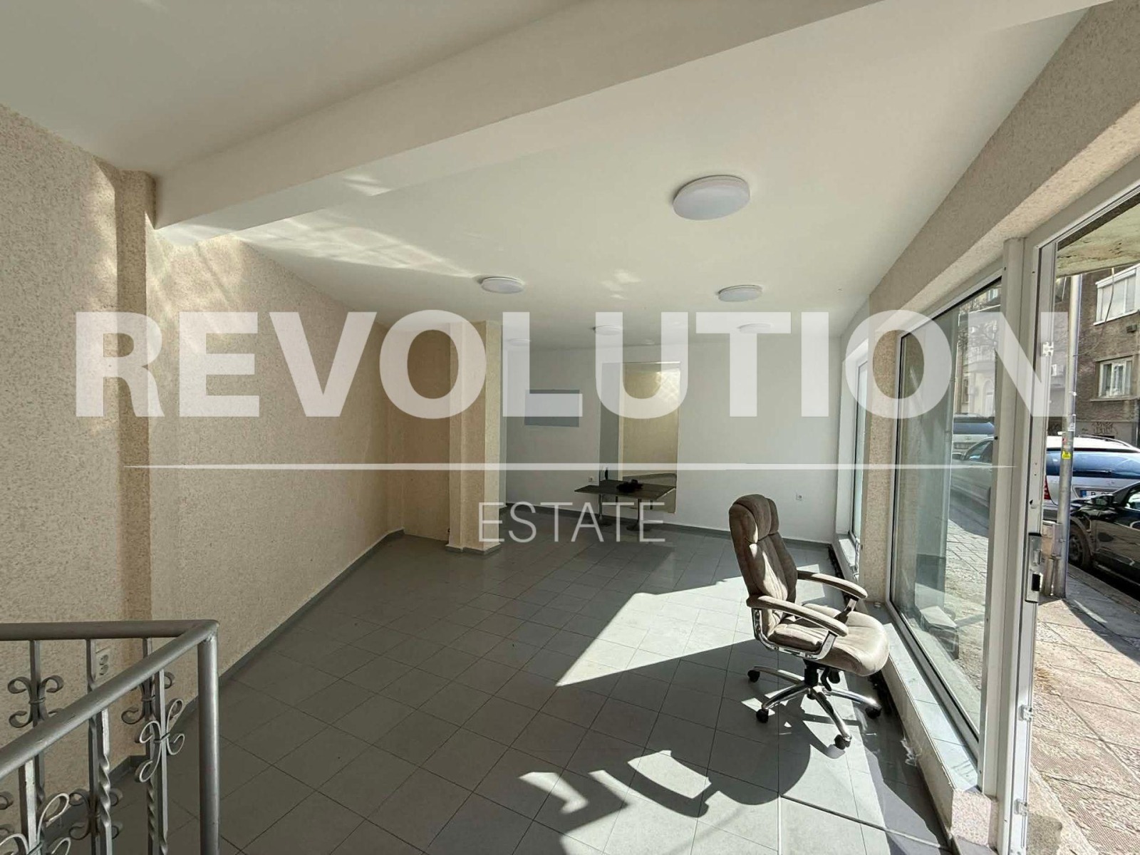 Дава под наем МАГАЗИН, гр. Варна, Център, снимка 4 - Магазини - 53900037