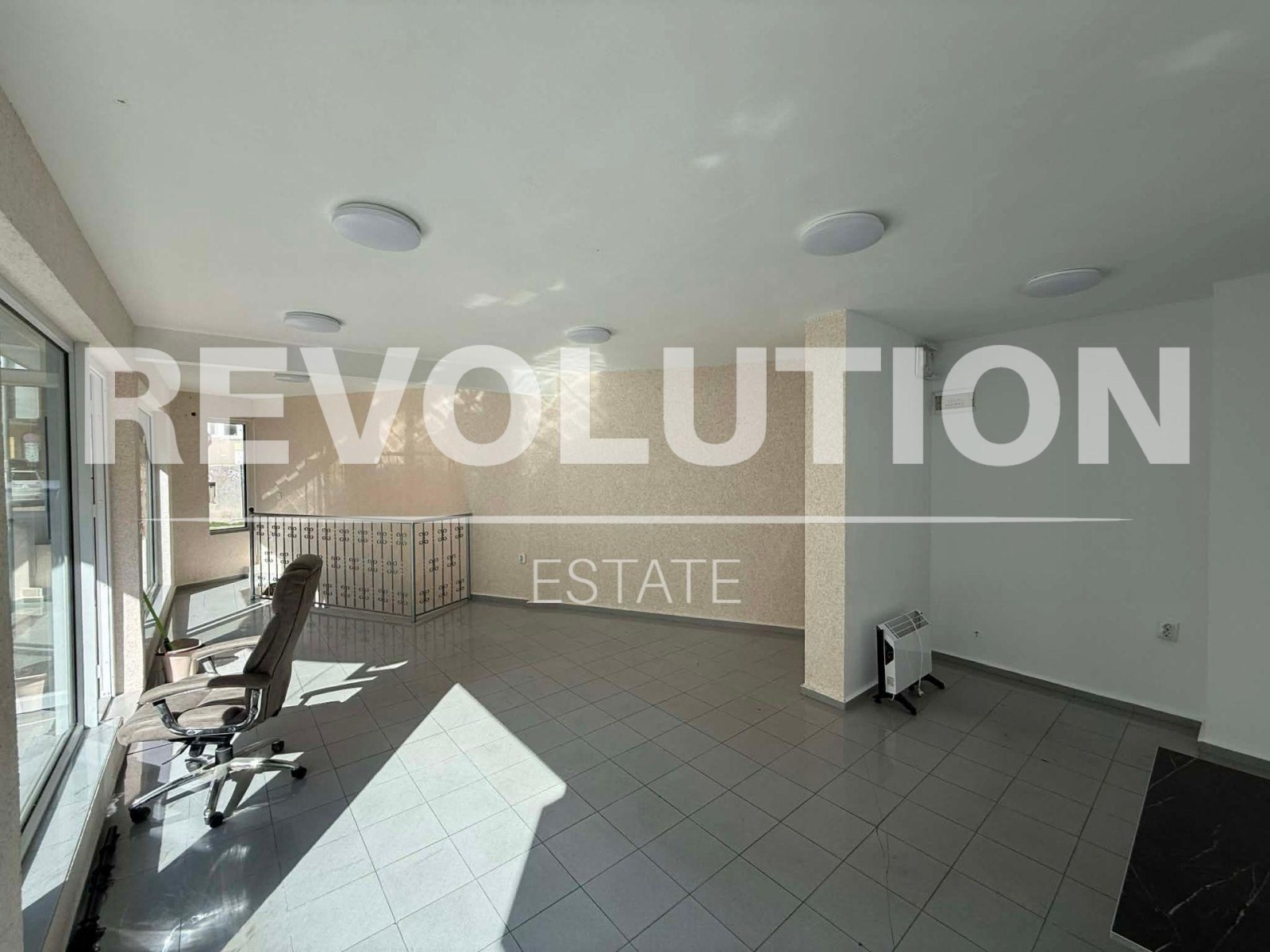 Дава под наем МАГАЗИН, гр. Варна, Център