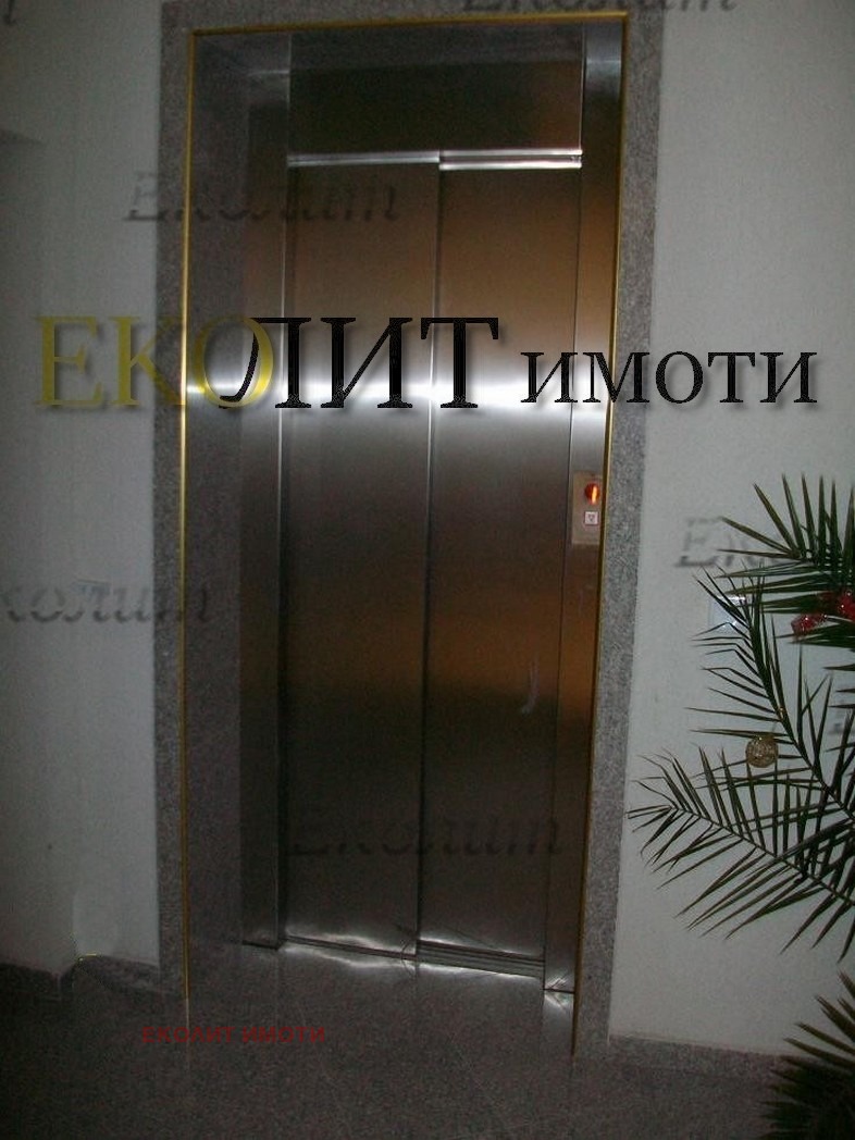 De inchiriat  Studio Sofia , Mladost 2 , 50 mp | 40208847 - imagine [4]