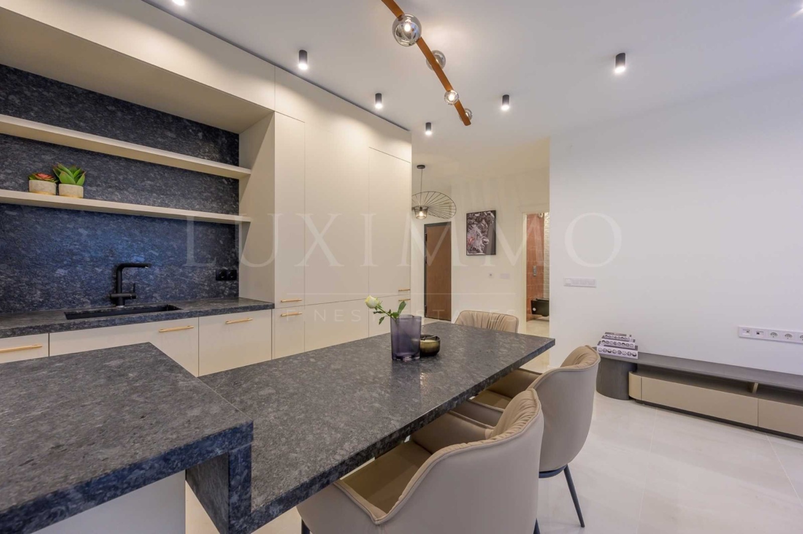 Дава под наем 3-СТАЕН, гр. София, Кръстова вада, снимка 4 - Апартаменти - 53944515