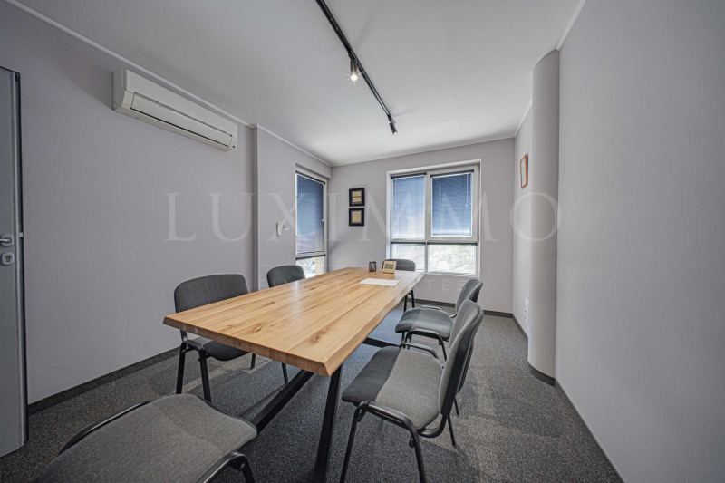 Te huur  Kantoor Sofia , Zona B-19 , 102 m² | 88615305 - afbeelding [14]
