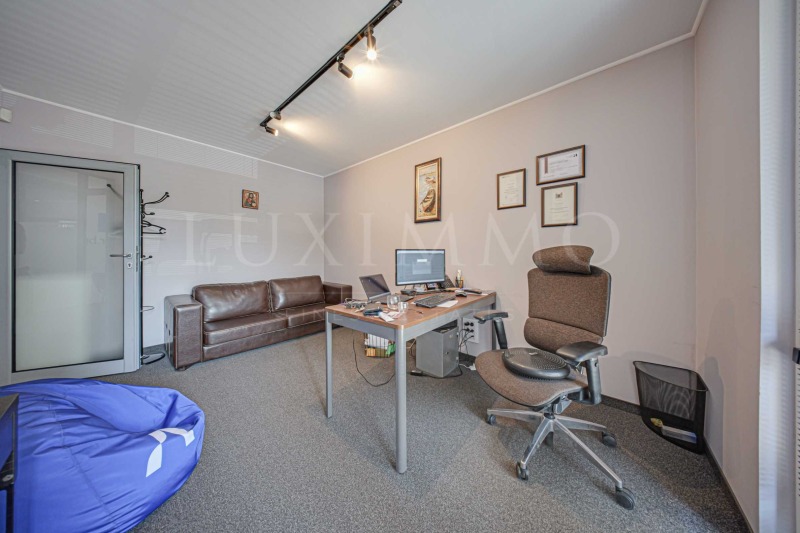 Te huur  Kantoor Sofia , Zona B-19 , 102 m² | 88615305 - afbeelding [6]