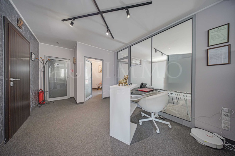Te huur  Kantoor Sofia , Zona B-19 , 102 m² | 88615305 - afbeelding [5]