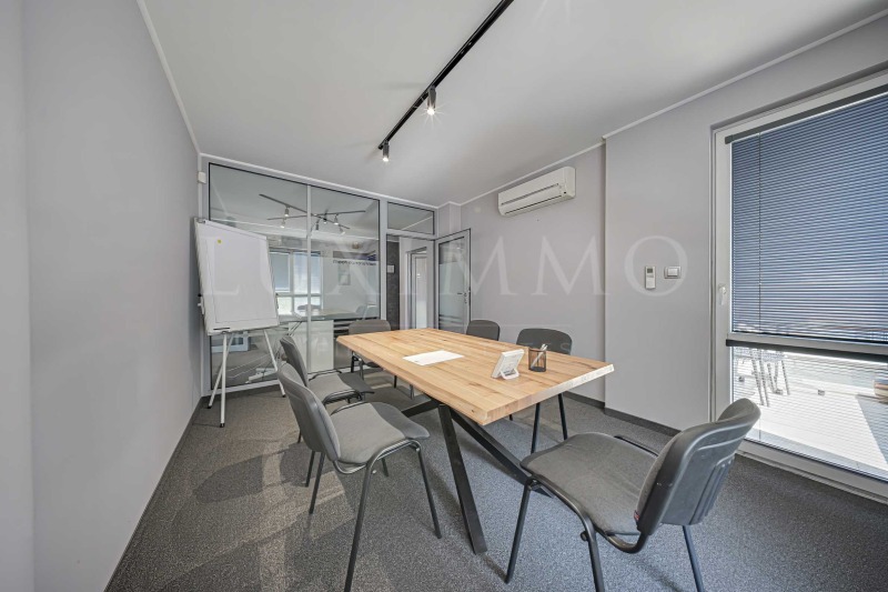 Te huur  Kantoor Sofia , Zona B-19 , 102 m² | 88615305 - afbeelding [13]