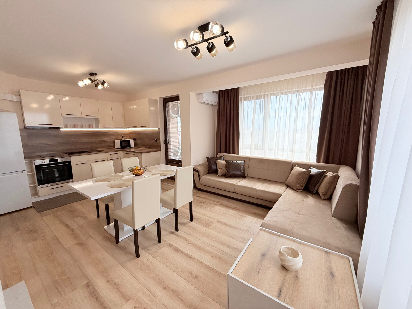 Дава под наем 3-СТАЕН, гр. Пловдив, Христо Смирненски, снимка 2 - Апартаменти - 53751781