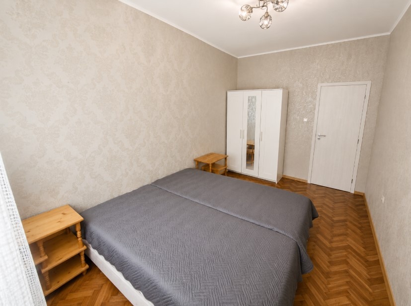 Дава под наем 3-СТАЕН, гр. София, Света Троица, снимка 5 - Апартаменти - 54736649
