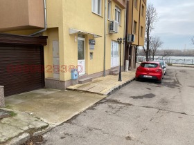 Обява дава под наем гараж, паркомясто, град Русе, Център