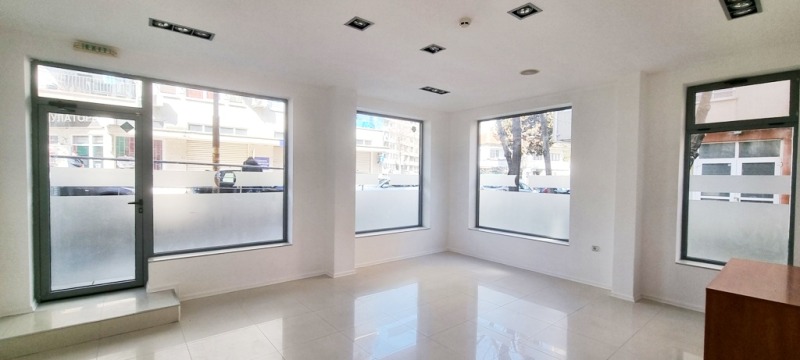 Дава под наем МАГАЗИН, гр. Бургас, Лазур, снимка 5 - Магазини - 53502741