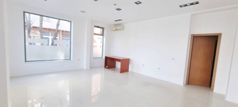 Дава под наем МАГАЗИН, гр. Бургас, Лазур, снимка 3 - Магазини - 53502741