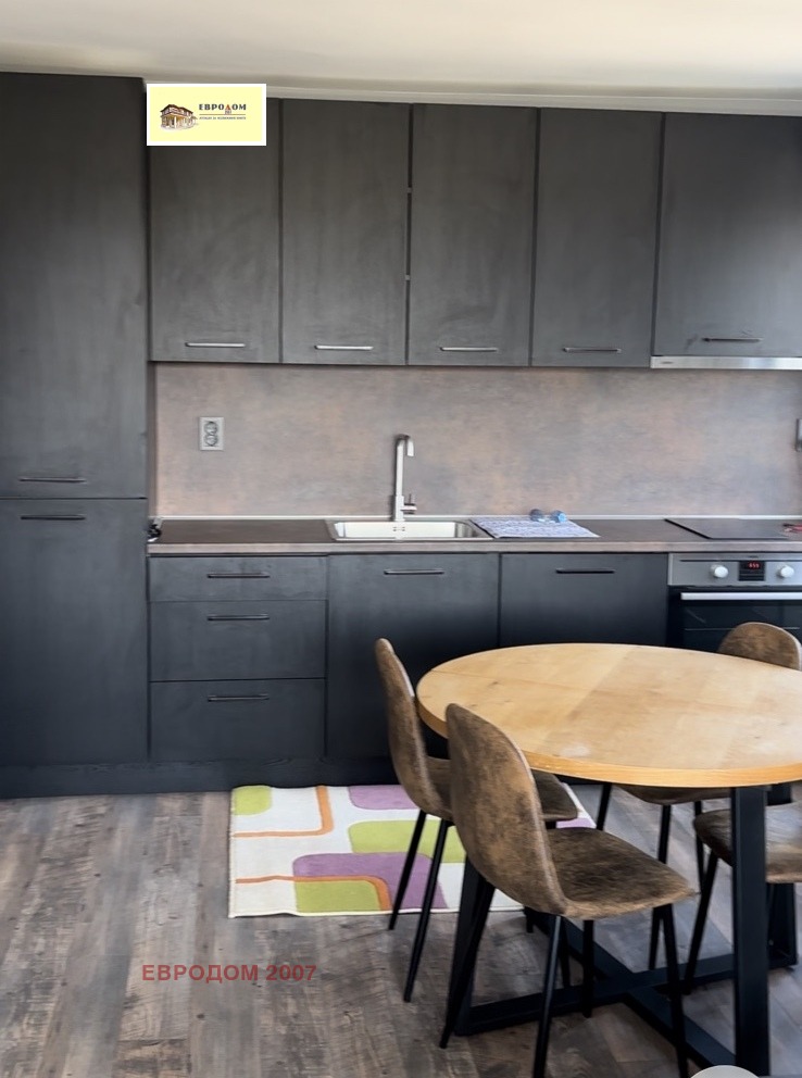 Дава под наем 3-СТАЕН, гр. Пловдив, Център