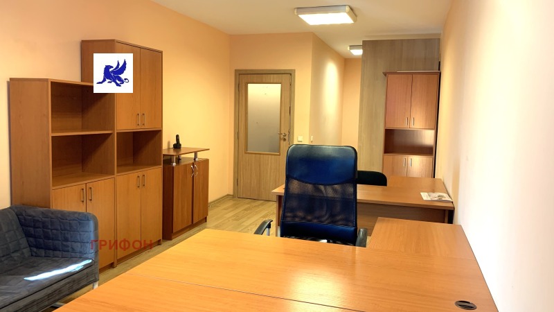 Дава под Наем ОФИС в град София, Хаджи Димитър - 75 кв.м / 500 € » 977.92 лв., ГРИФОН
