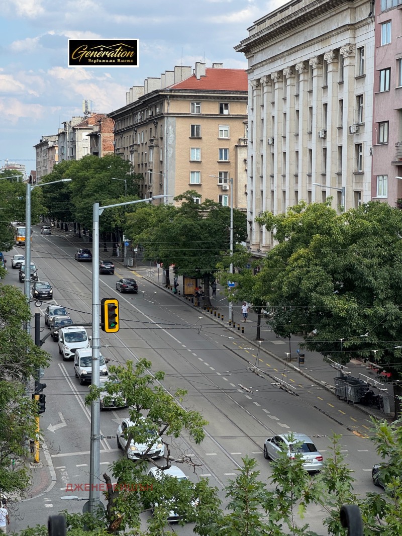 En renta  3 dormitorios Sofia , Tsentar , 122 metros cuadrados | 28996374