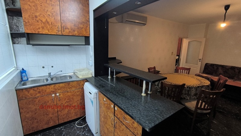 Дава под наем 4-СТАЕН, гр. Русе, Родина 1, снимка 2 - Апартаменти - 53596092