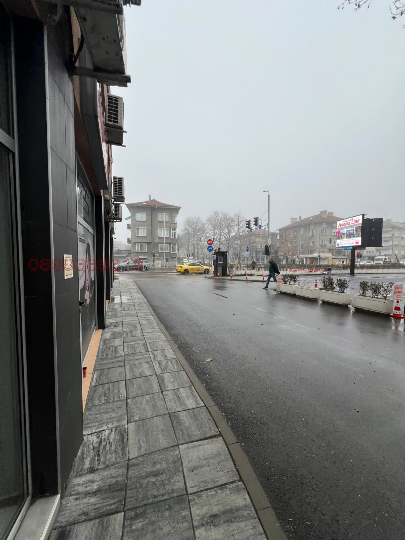 Дава под наем МАГАЗИН, гр. Пловдив, Христо Смирненски, снимка 7 - Магазини - 53016714