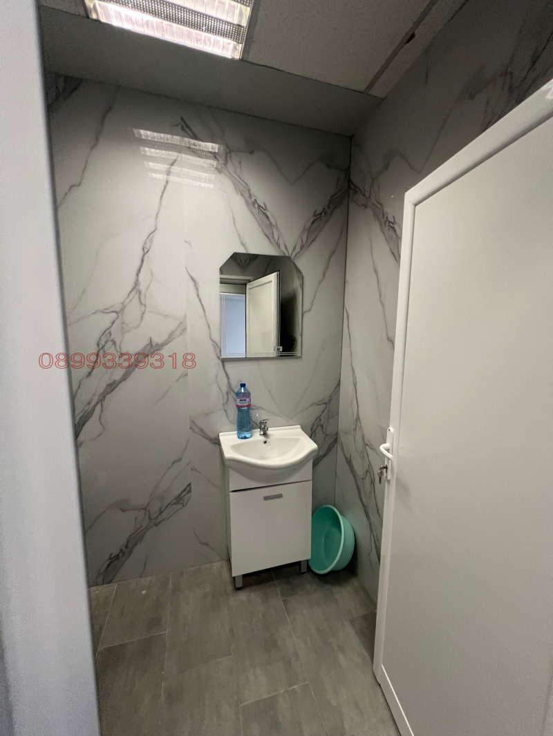 Дава под наем МАГАЗИН, гр. Пловдив, Христо Смирненски, снимка 2 - Магазини - 53016714