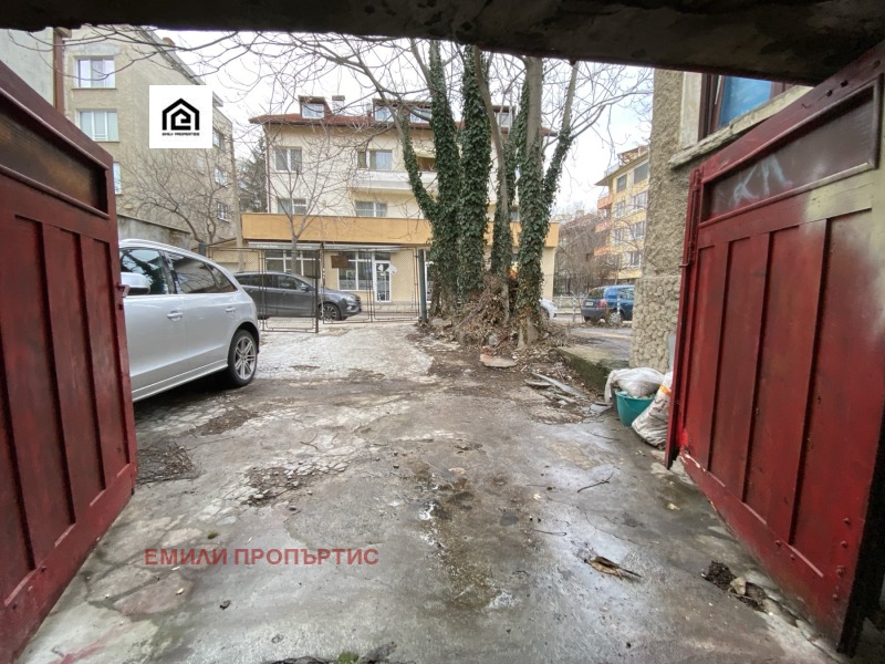 Дава под наем ГАРАЖ, ПАРКОМЯСТО, гр. София, Медицинска академия, снимка 3 - Гаражи и паркоместа - 52150643