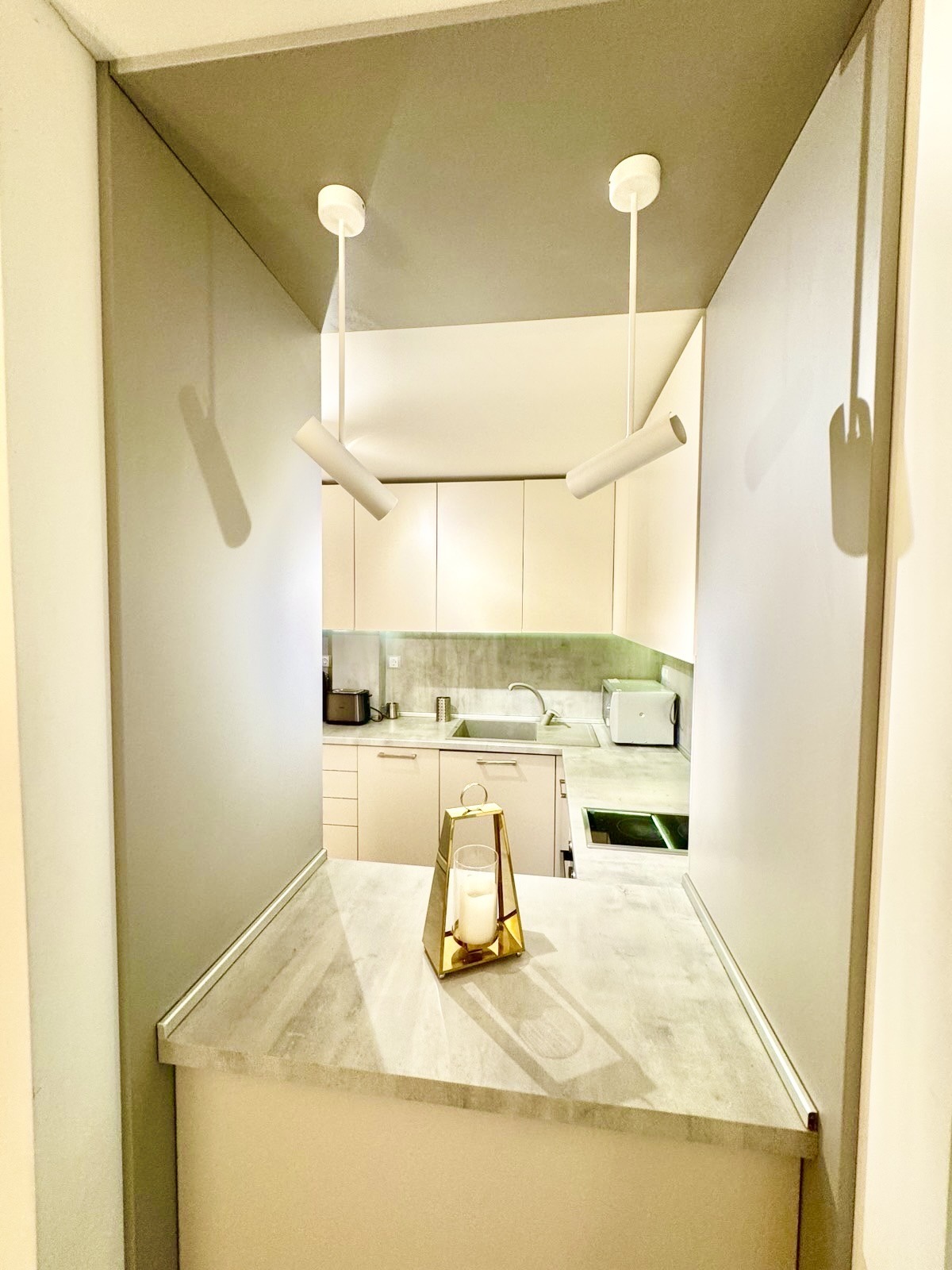 Дава под наем 3-СТАЕН, гр. София, Център, снимка 13 - Апартаменти - 54323943