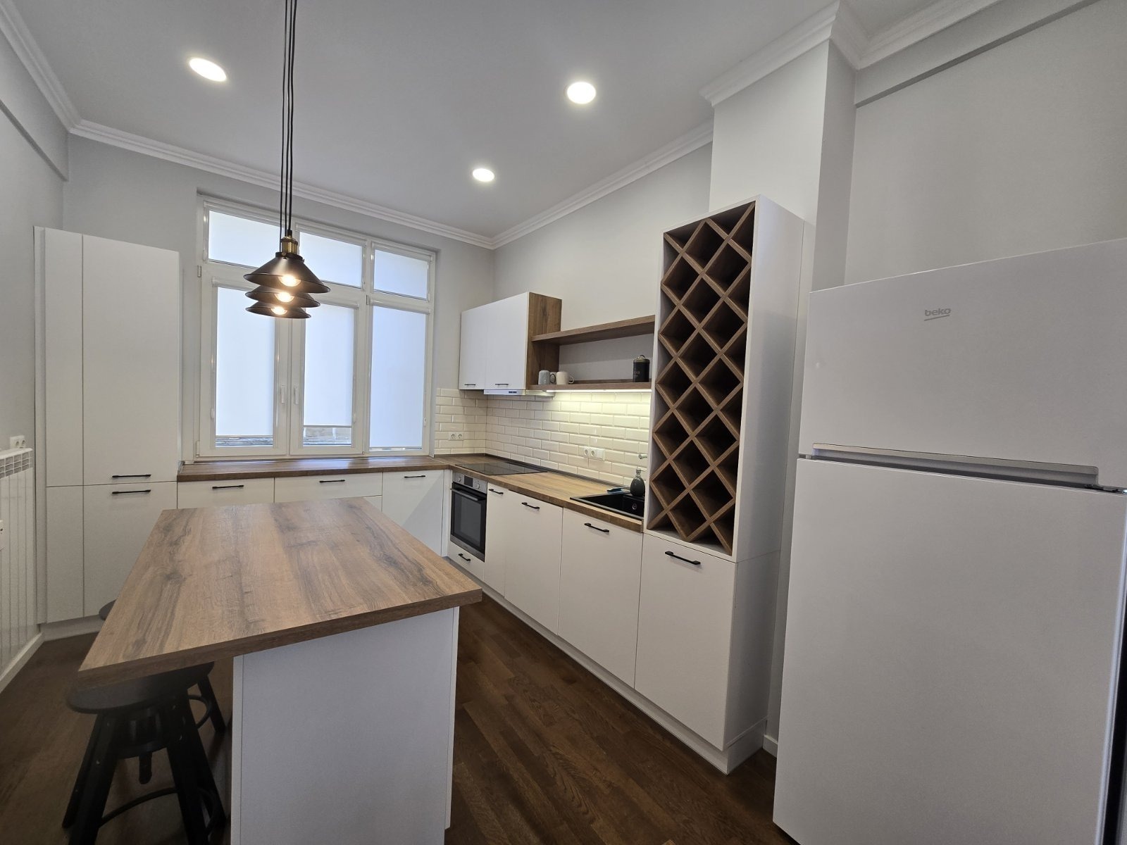 Дава под наем 3-СТАЕН, гр. София, Център, снимка 2 - Апартаменти - 54352439