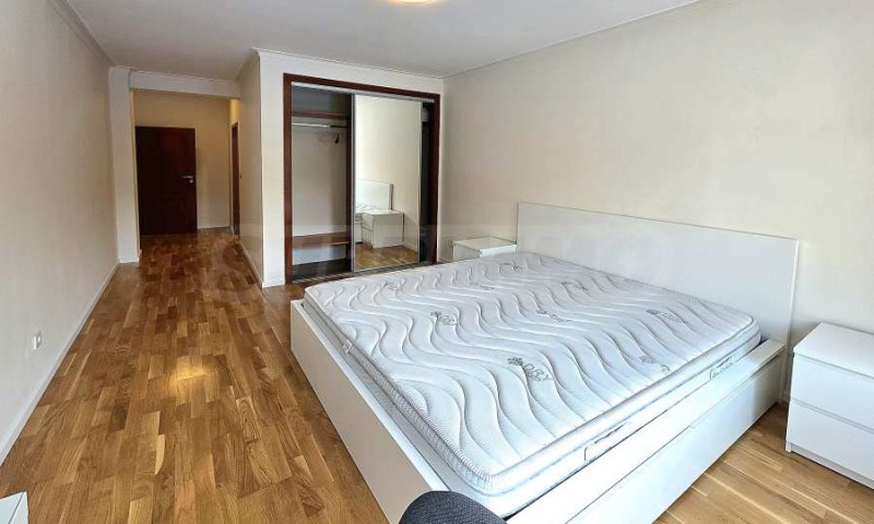 Zu vermieten  3 Schlafzimmer Sofia , Zentar , 170 qm | 91773502 - Bild [9]