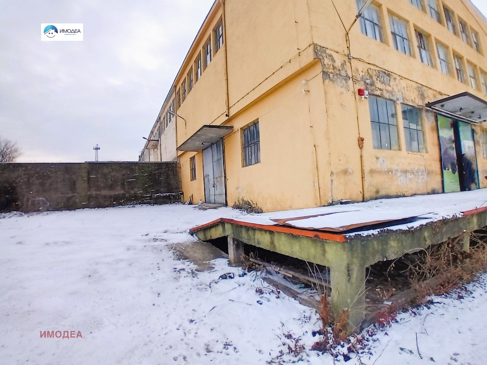 Дава под наем СКЛАД, гр. Горна Оряховица, област Велико Търново, снимка 2 - Складове - 51077940