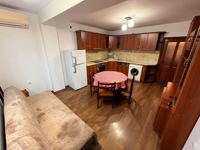 De inchiriat  3+ dormitor Plovdiv , Hristo Smirnensci , 120 mp | 18403847 - imagine [2]