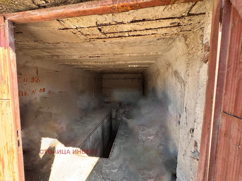 Дава под наем ГАРАЖ, ПАРКОМЯСТО, гр. Русе, Здравец Изток, снимка 5 - Гаражи и паркоместа - 53535014