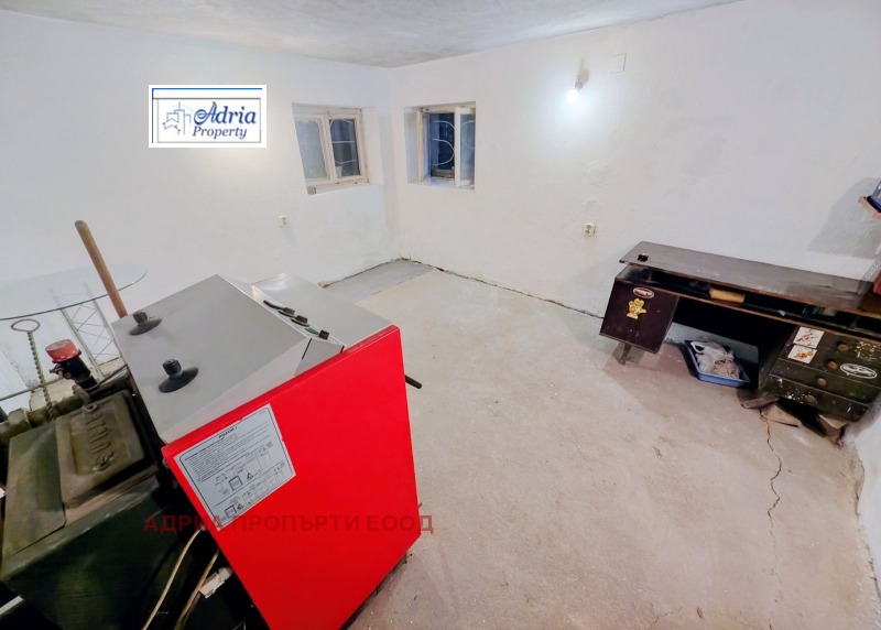 Дава под Наем СКЛАД в град София, Яворов - 16 кв.м / 110 € » 215.14 лв., АДРИА ПРОПЪРТИ ЕООД