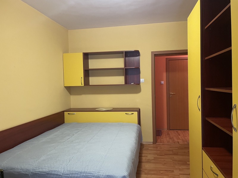 Zu vermieten  2 Schlafzimmer Ruse , Wazraschdane , 134 qm | 52595069 - Bild [8]