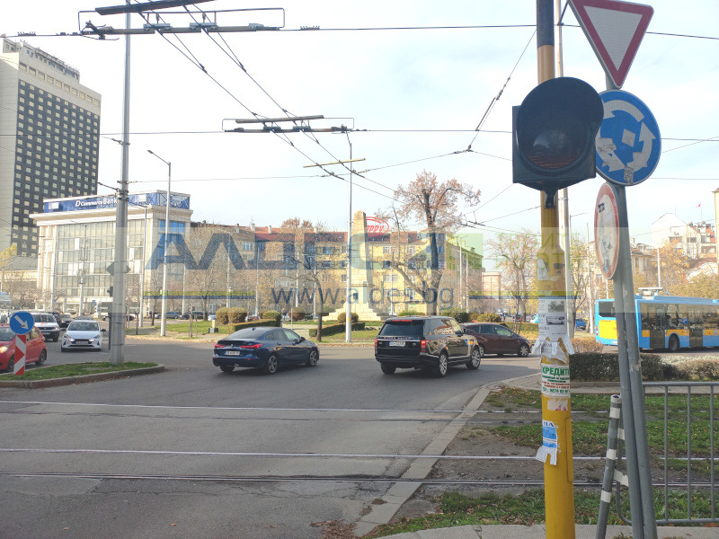 Дава под наем ОФИС, гр. София, Център