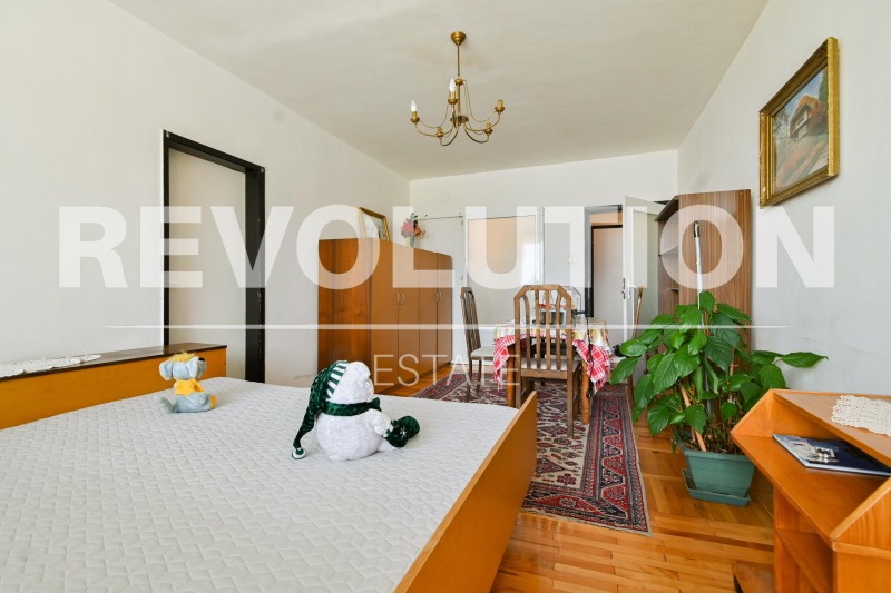 Дава под нем  3-стаен, град София, Младост 4 •  500 EUR • ID 88541393 — holmes.bg - [1] 