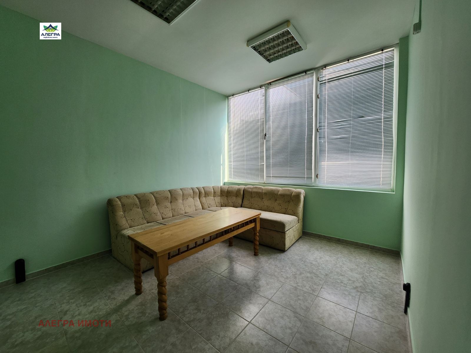 Дава под наем ОФИС, гр. Пазарджик, Център, снимка 2 - Офиси - 53775763