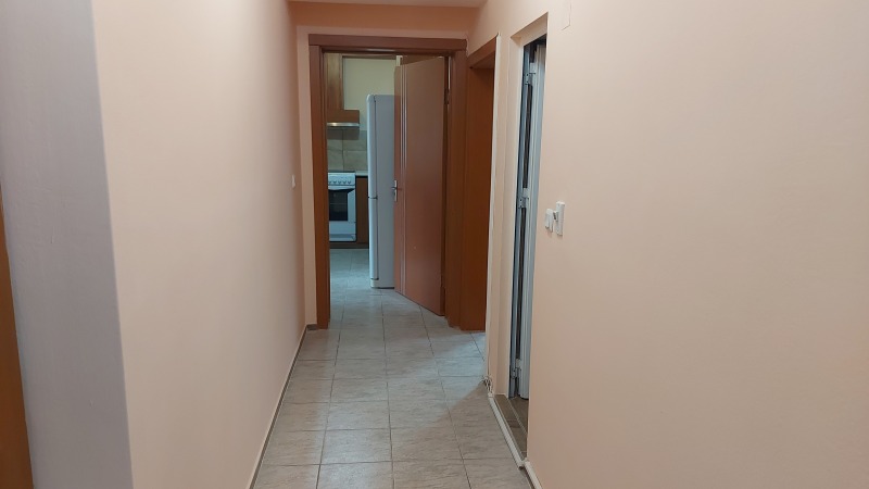 Дава под нем  2-стаен, град София, Банишора • 1 100 лв. • ID 74580328 — holmes.bg - [1] 